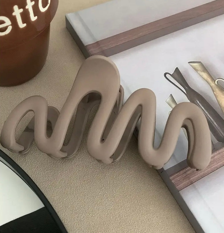 Squiggle Claw Clip
